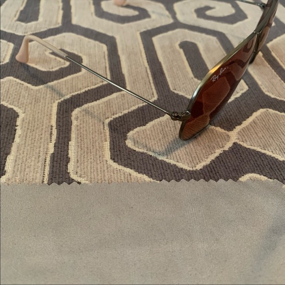 Aviator Raybans - Picture 4 of 5